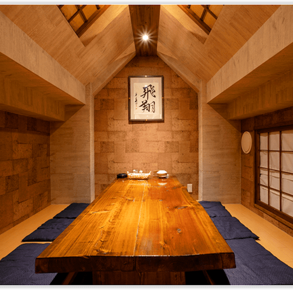 地鶏料理杉本はお子様連れの方に人気の個室をご用意しております